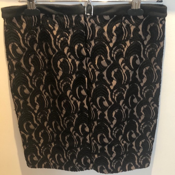 Joe fresh stretch lace skirt - Picture 4 of 5